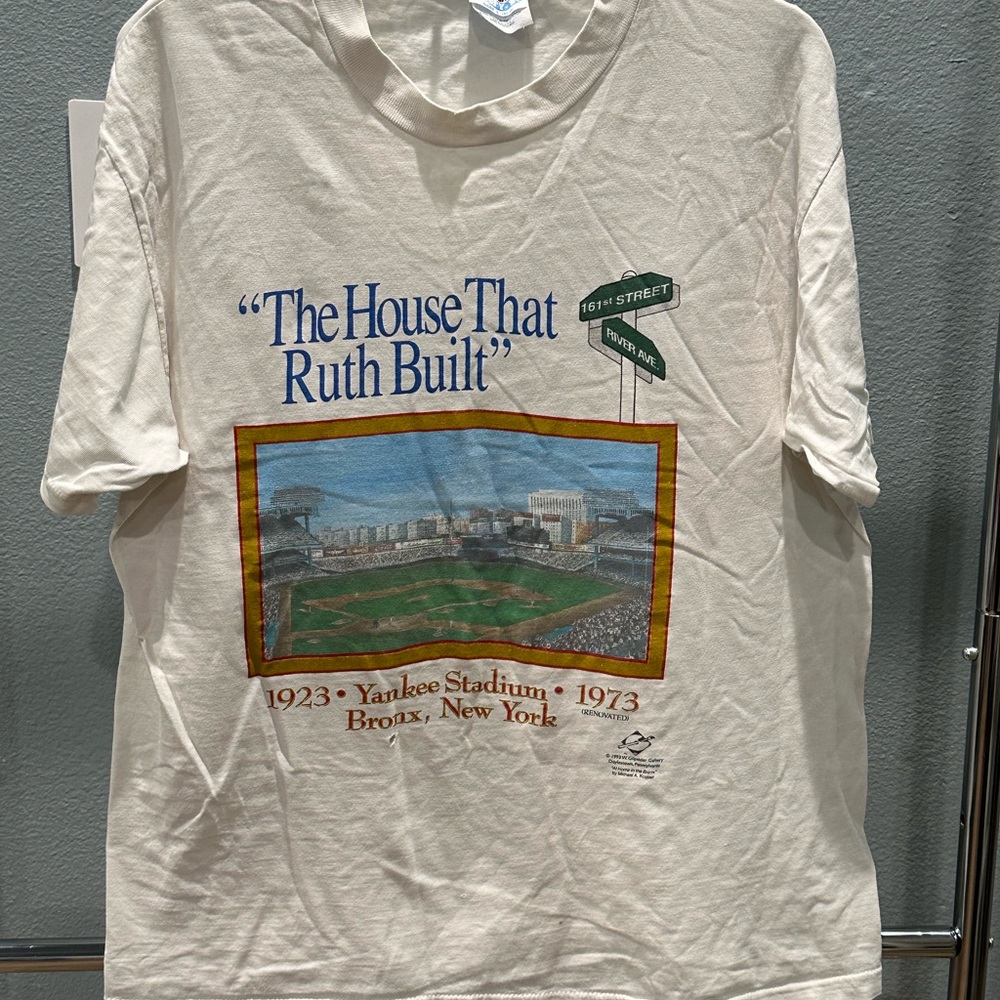 Vintage 1993 “At Home in the‎ Bronx” by Michael A.Kuyper Tshirt size Large